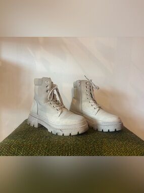 Women's Lace-Up Chunky Sole Boots in Light Beige
